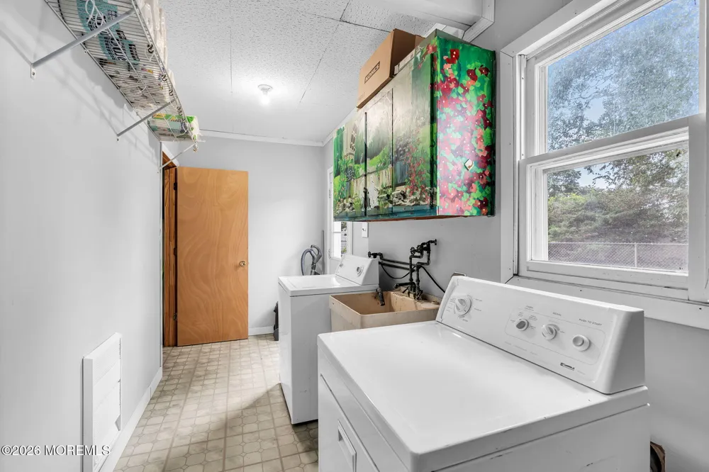 43 Railroad Avenue Beachwood, NJ 08722