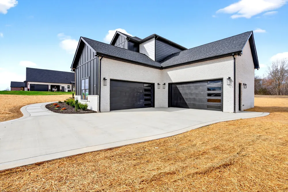 1 Scotts Chapel Road Cumberland City, TN 37050