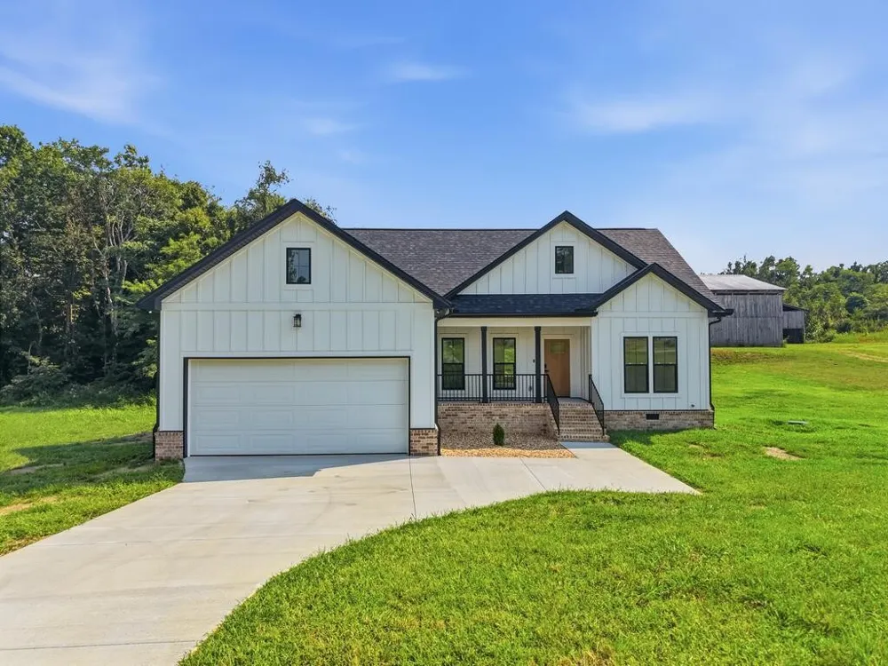 1741 Old Highway 52 Lafayette, TN 37083