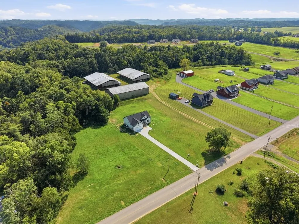 1741 Old Highway 52 Lafayette, TN 37083