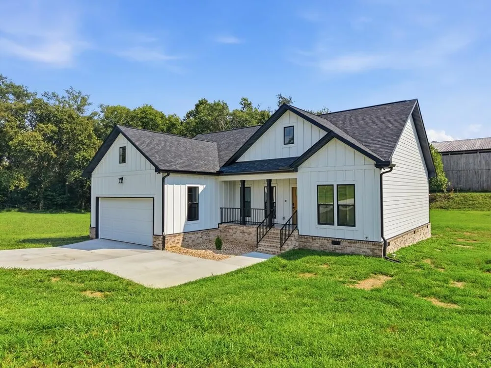 1741 Old Highway 52 Lafayette, TN 37083