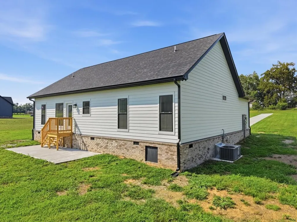1741 Old Highway 52 Lafayette, TN 37083