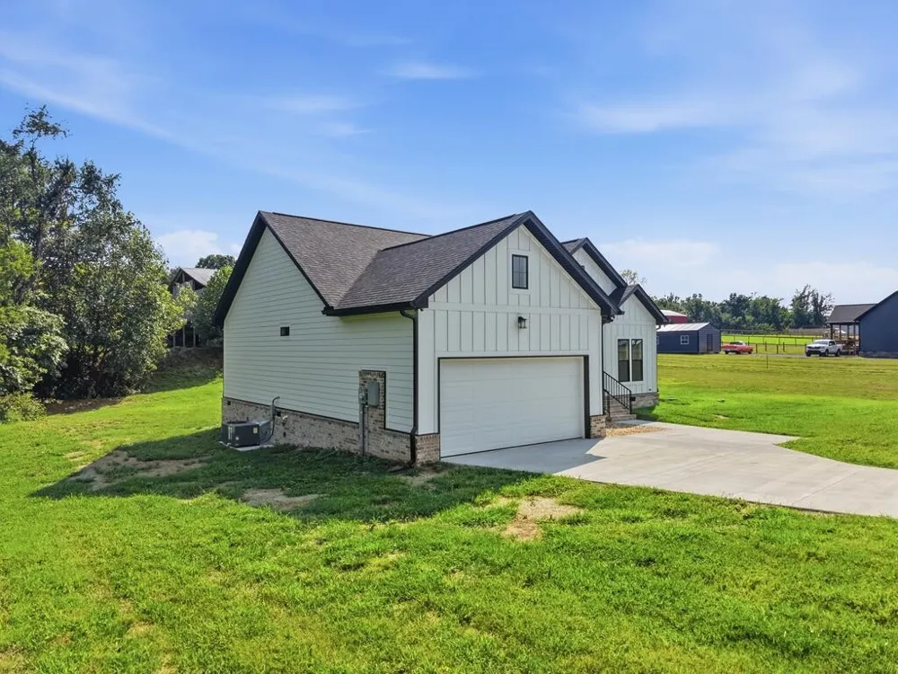 1741 Old Highway 52 Lafayette, TN 37083