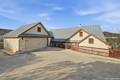 204 Tapatio Dr. W