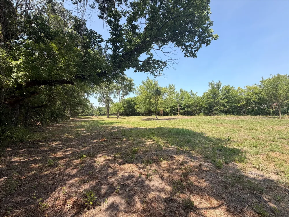 E Fm 902 Howe, TX 75459