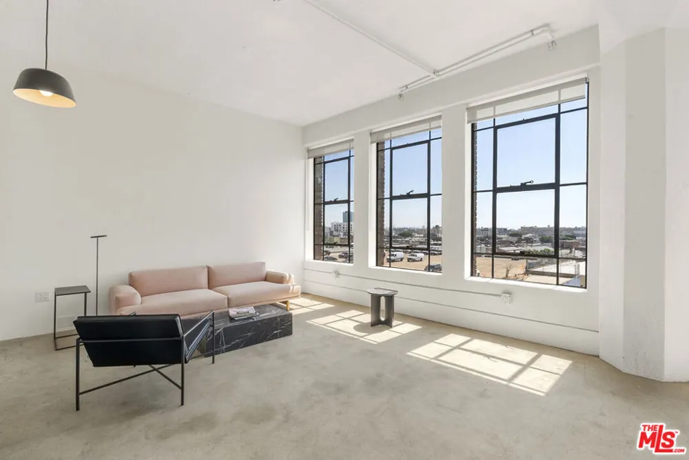 315 E 8th Street #505 Los Angeles, CA 90014