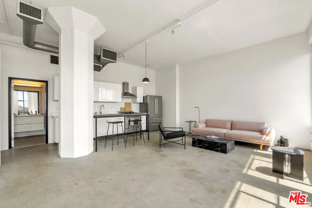 315 E 8th Street #505 Los Angeles, CA 90014