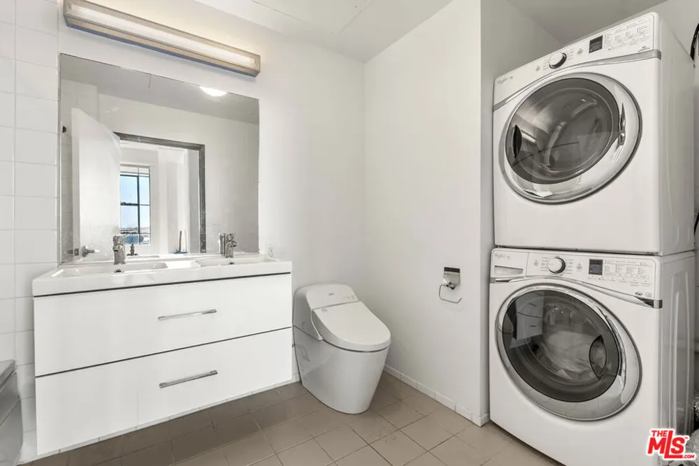 315 E 8th Street #505 Los Angeles, CA 90014