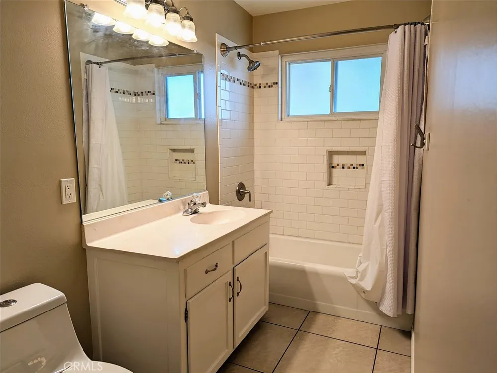 533 Esther Way Redlands, CA 92373