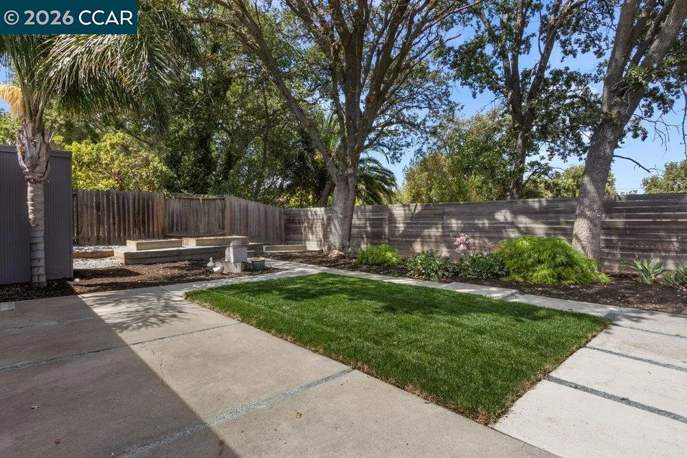 160 Los Cerros Ave Walnut Creek, CA 94598