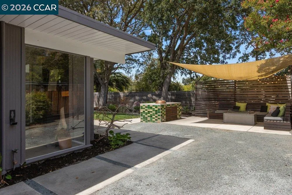 160 Los Cerros Ave Walnut Creek, CA 94598