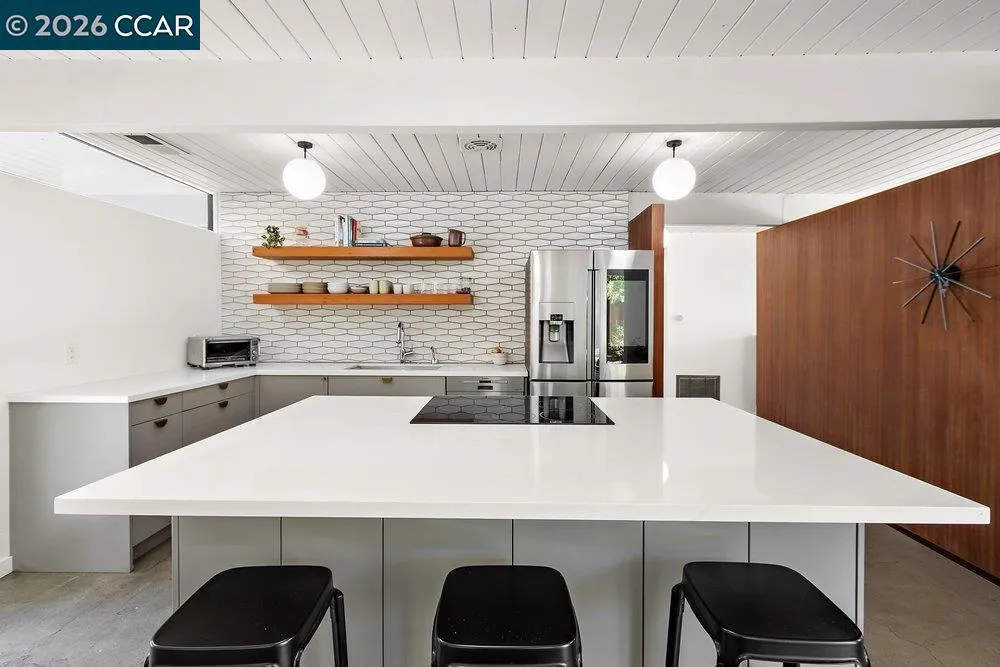 160 Los Cerros Ave Walnut Creek, CA 94598