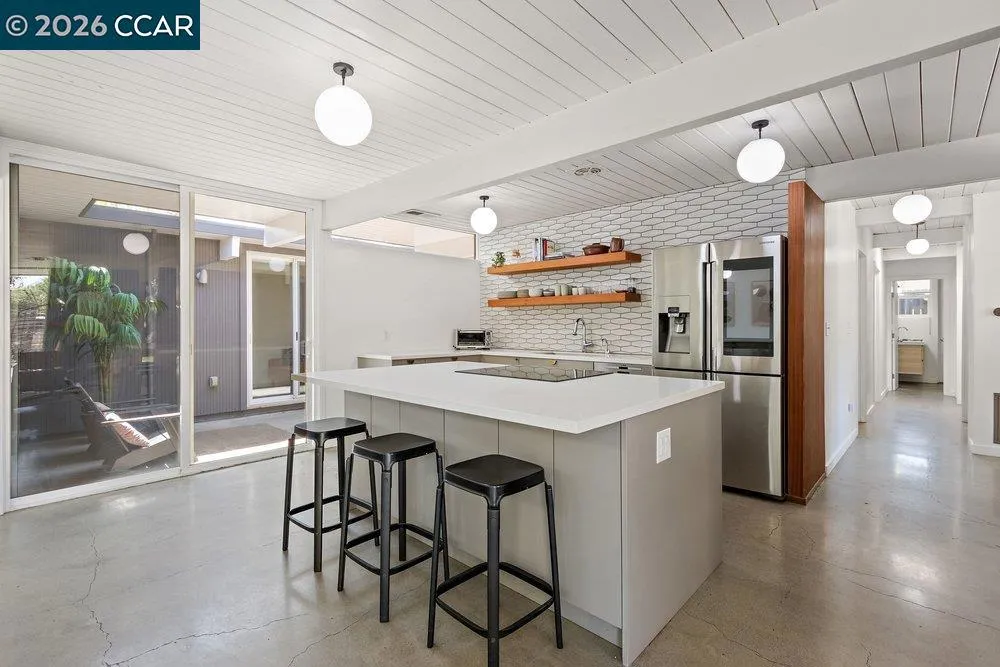160 Los Cerros Ave Walnut Creek, CA 94598