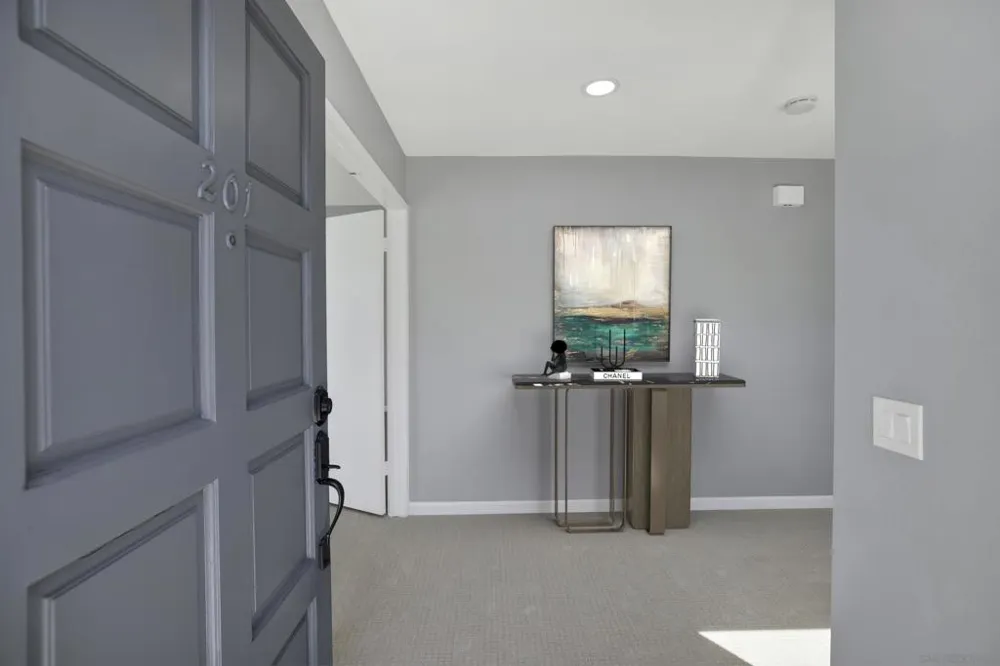 8878 Regents Road #201 San Diego, CA 92122