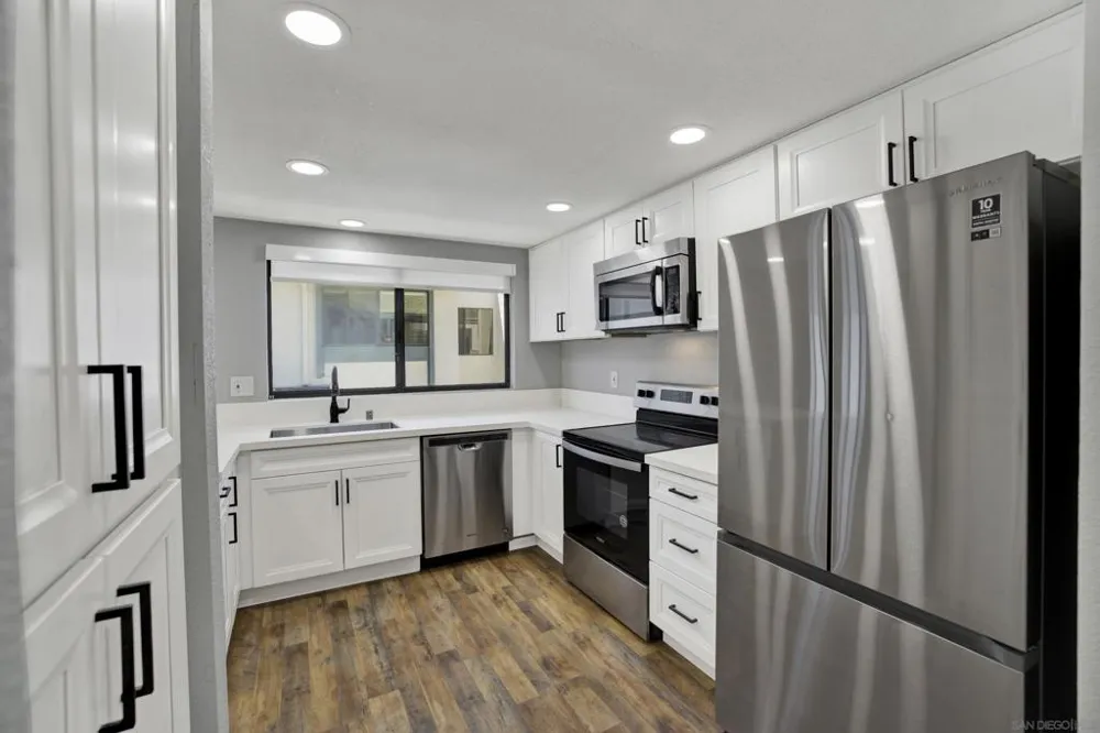 8878 Regents Road #201 San Diego, CA 92122