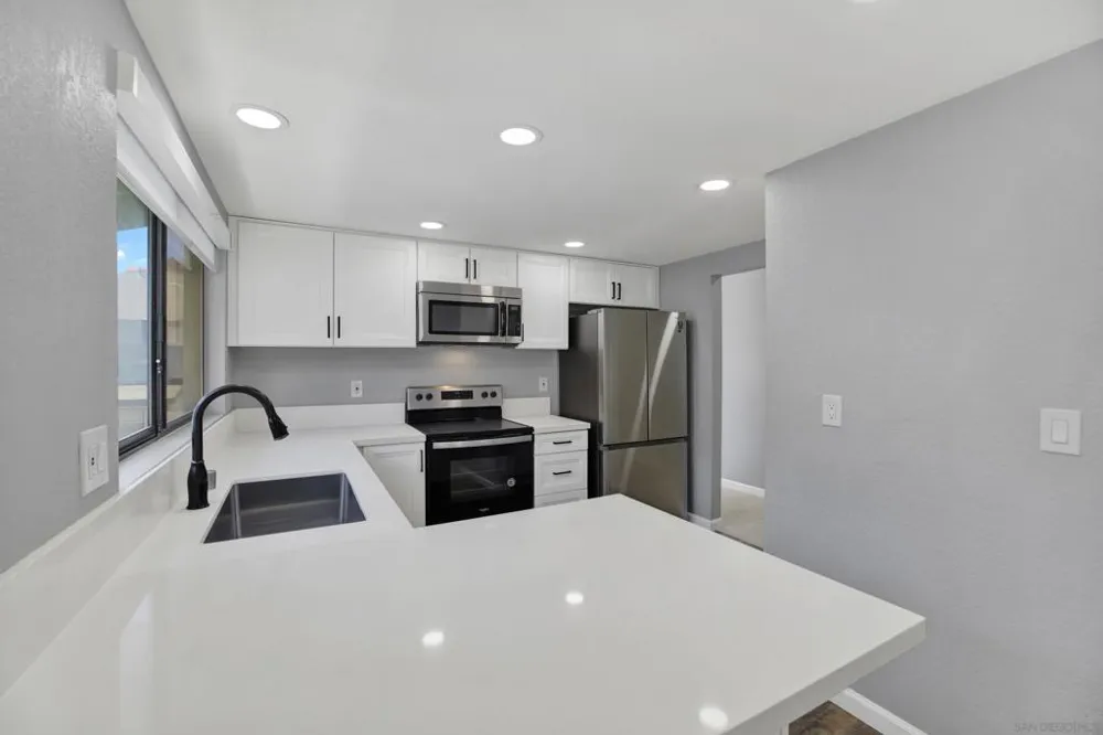 8878 Regents Road #201 San Diego, CA 92122