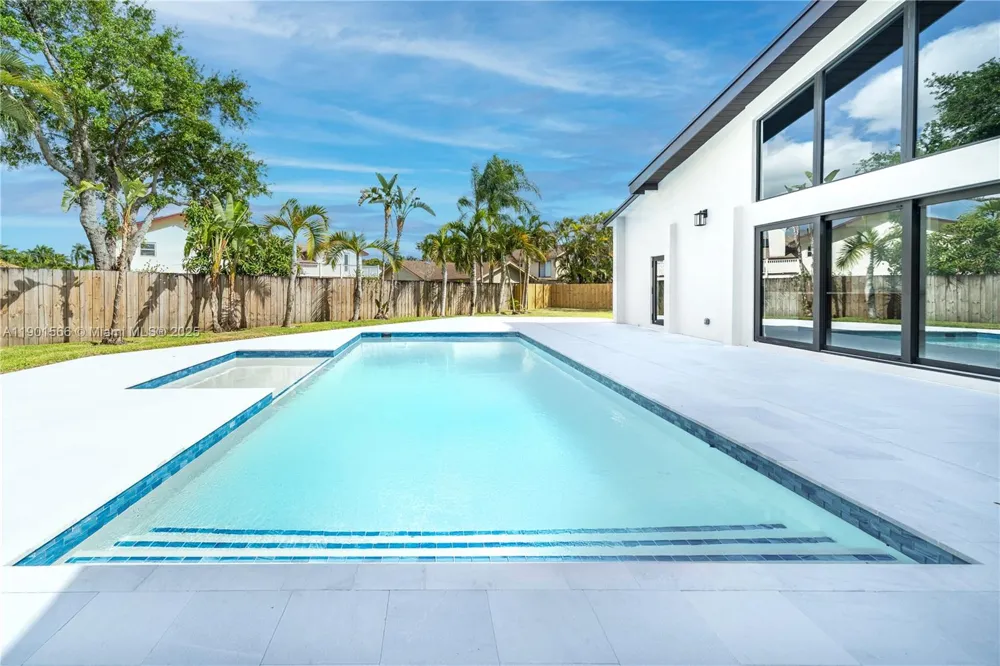 842 W Coco Plum Cir Plantation, FL 33324