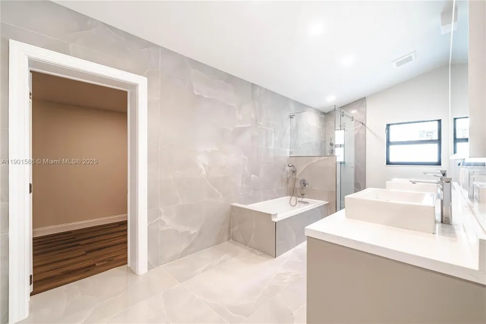 842 W Coco Plum Cir Plantation, FL 33324