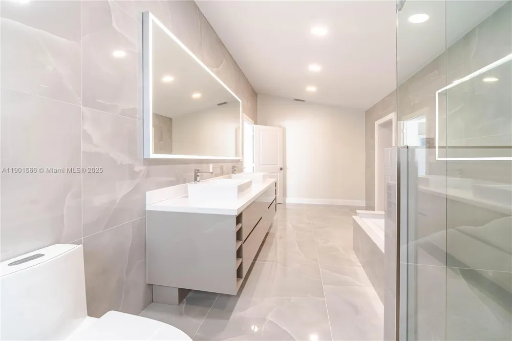842 W Coco Plum Cir Plantation, FL 33324