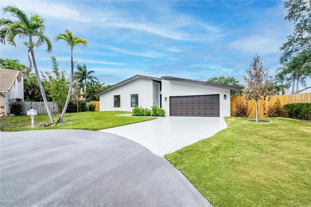 842 W Coco Plum Cir Plantation, FL 33324