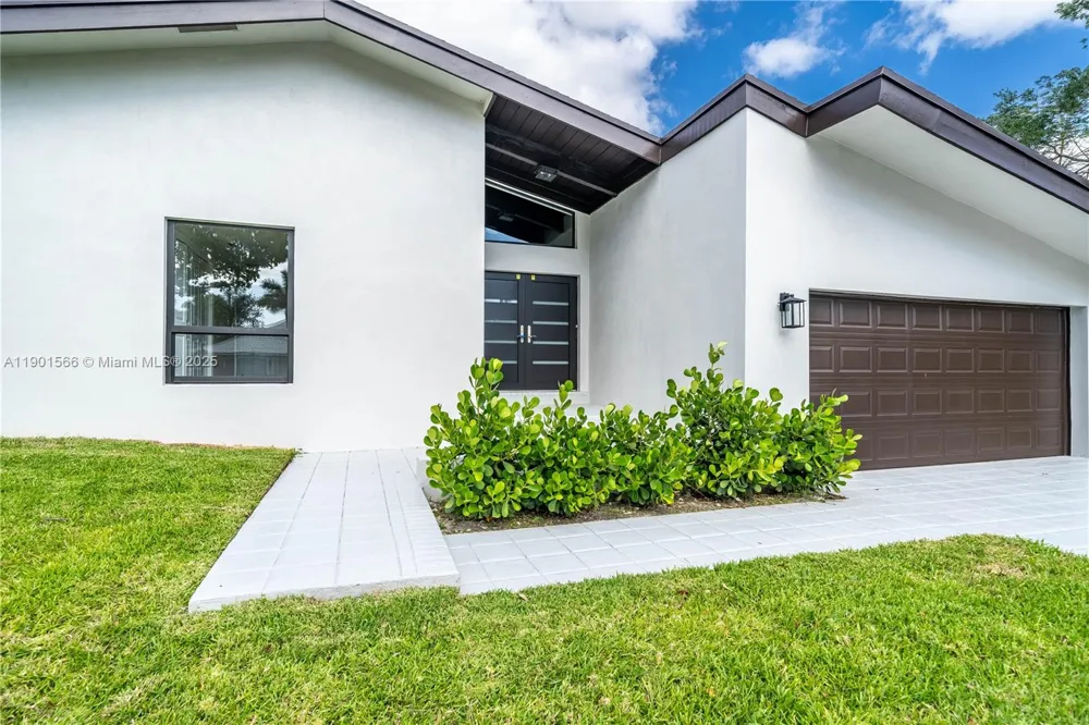 842 W Coco Plum Cir Plantation, FL 33324