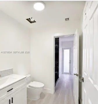13038 SW 3rd St Miami, FL 33184