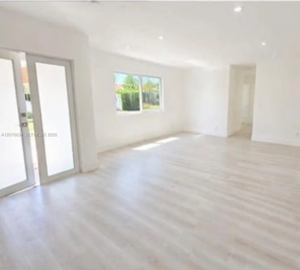 13038 SW 3rd St Miami, FL 33184