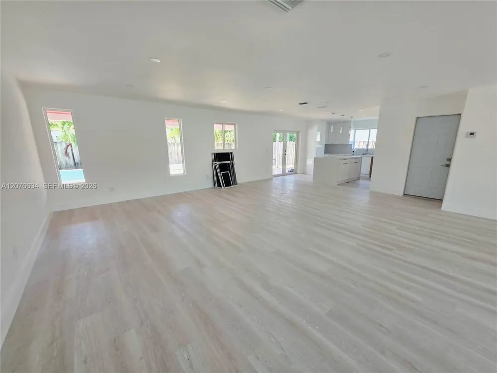 13038 SW 3rd St Miami, FL 33184