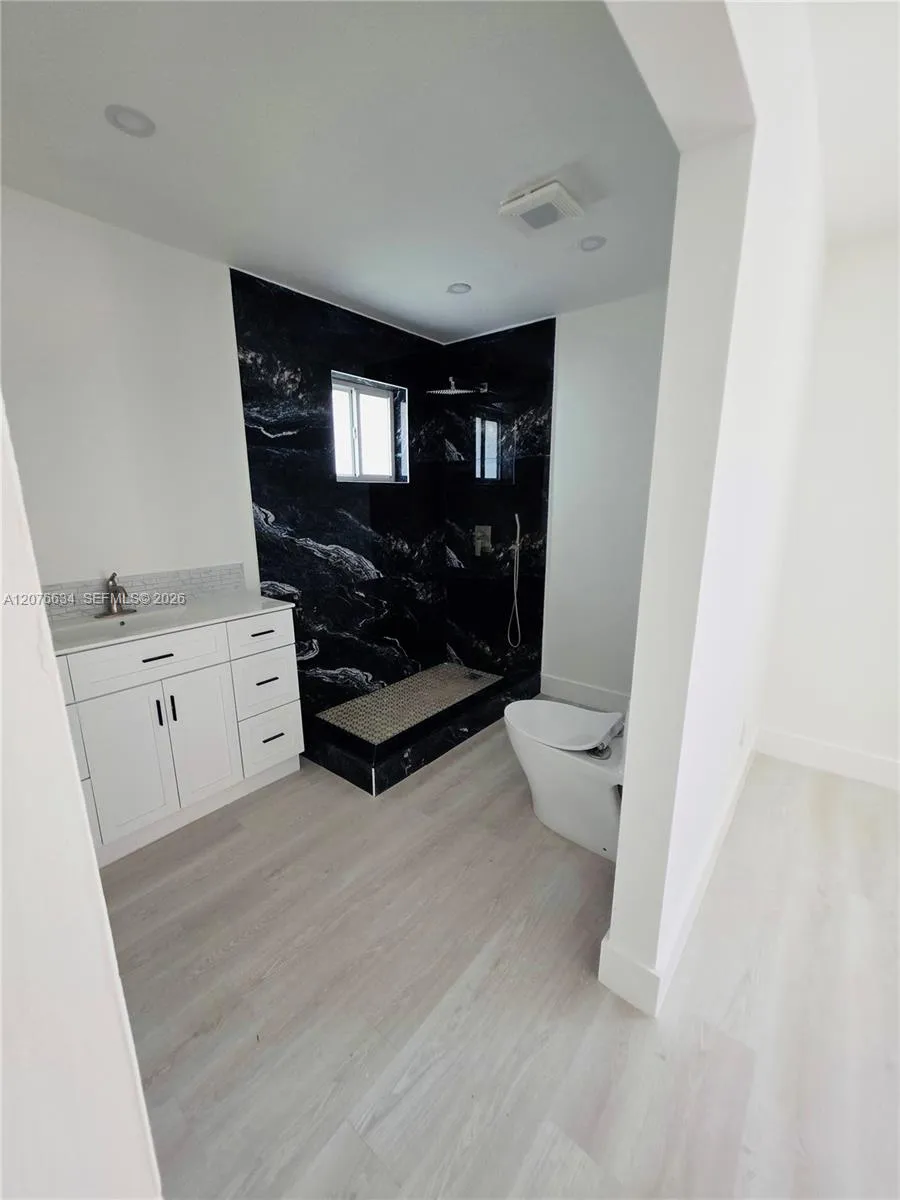 13038 SW 3rd St Miami, FL 33184