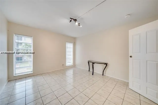 4848 NW 24th Ct #230 Lauderdale Lakes, FL 33313