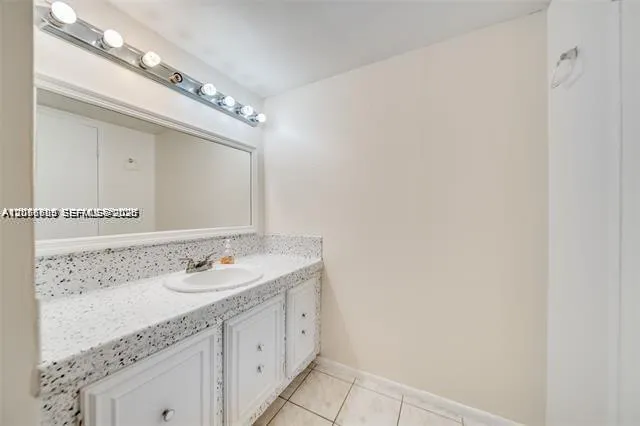 4848 NW 24th Ct #230 Lauderdale Lakes, FL 33313