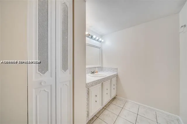 4848 NW 24th Ct #230 Lauderdale Lakes, FL 33313