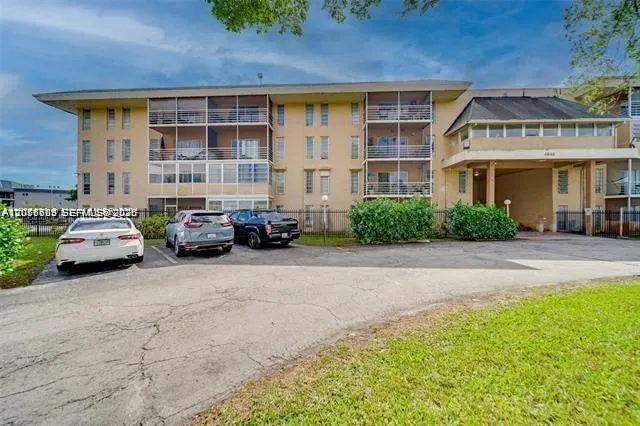 4848 NW 24th Ct #230 Lauderdale Lakes, FL 33313