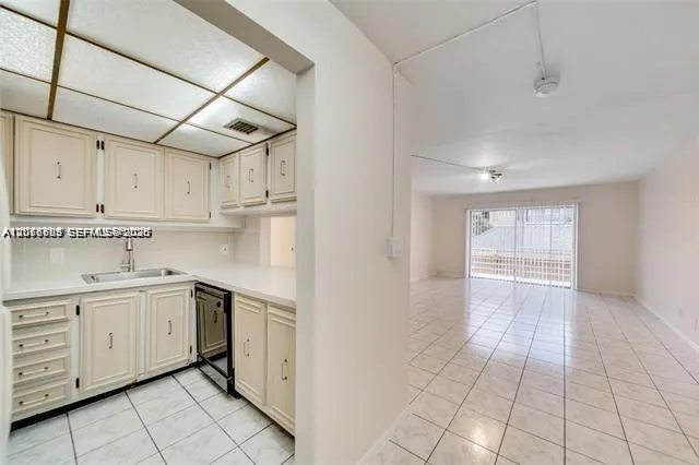 4848 NW 24th Ct #230 Lauderdale Lakes, FL 33313