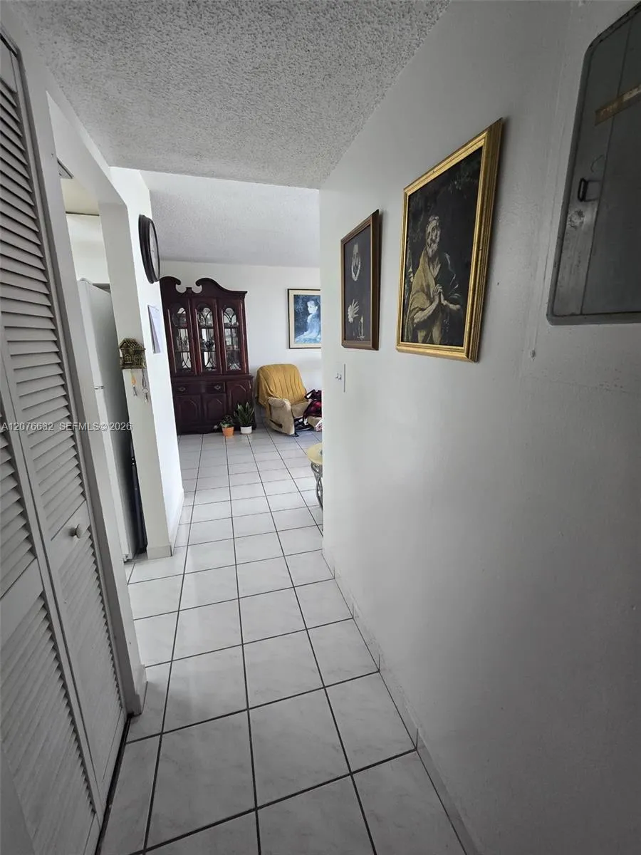 9688 Fontainebleau Blvd #409 Miami, FL 33172