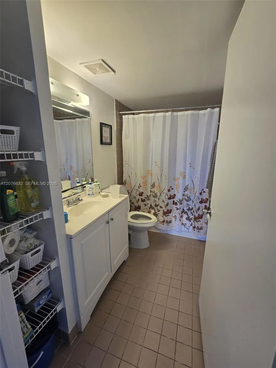 9688 Fontainebleau Blvd #409 Miami, FL 33172