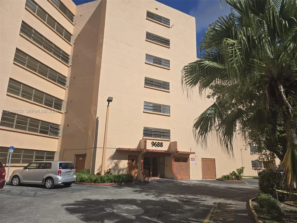 9688 Fontainebleau Blvd #409 Miami, FL 33172