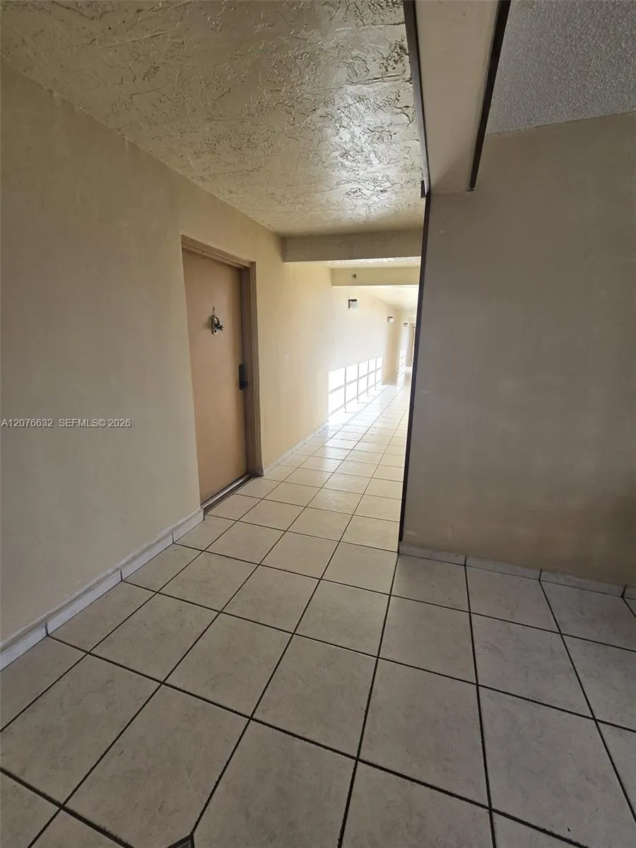9688 Fontainebleau Blvd #409 Miami, FL 33172