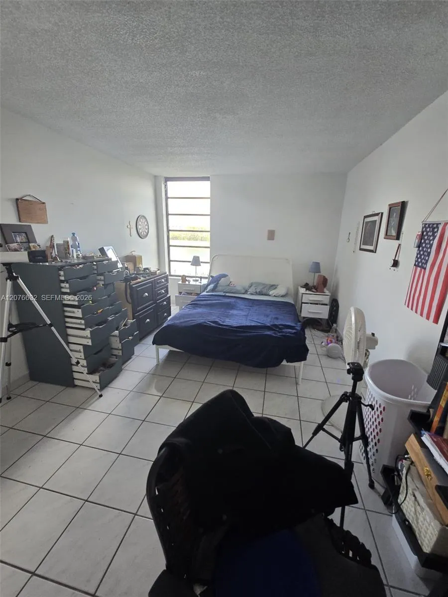 9688 Fontainebleau Blvd #409 Miami, FL 33172