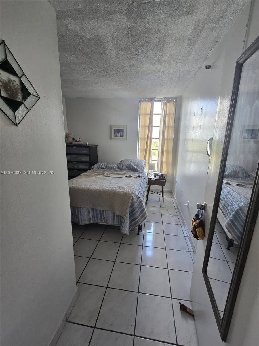 9688 Fontainebleau Blvd #409 Miami, FL 33172