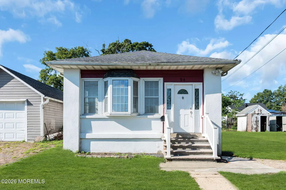 94 Neptune Place Laurence Harbor, NJ 08879