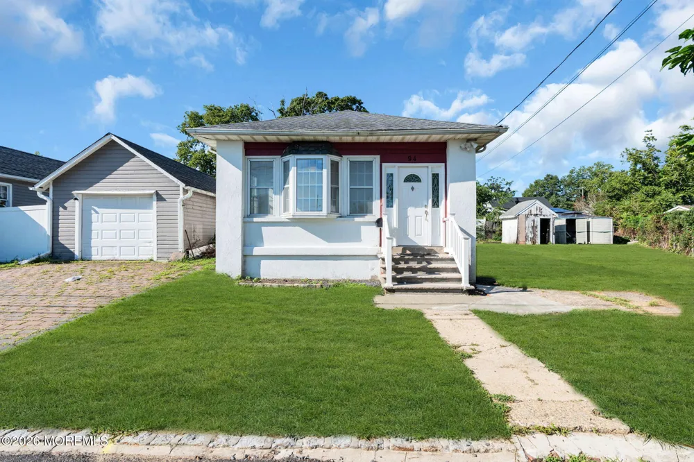 94 Neptune Place Laurence Harbor, NJ 08879