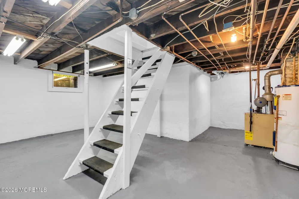 94 Neptune Place Laurence Harbor, NJ 08879