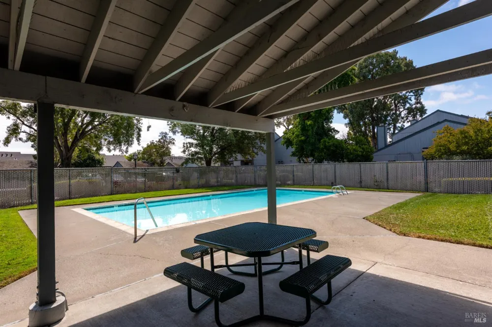 2317 Cross Avenue Santa Rosa, CA 95401