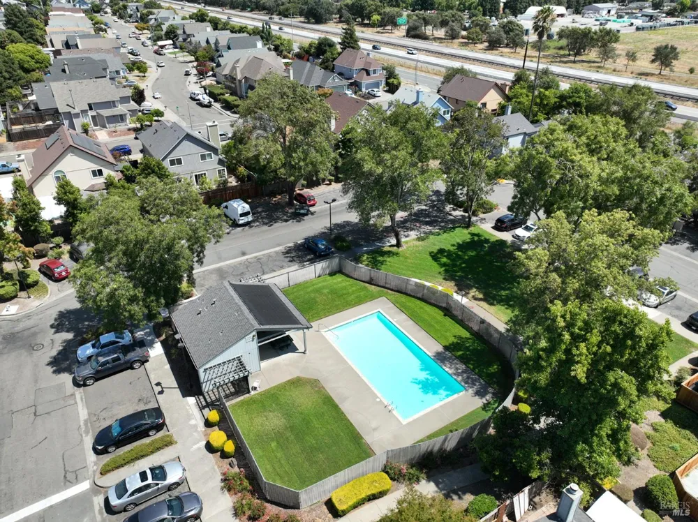 2317 Cross Avenue Santa Rosa, CA 95401