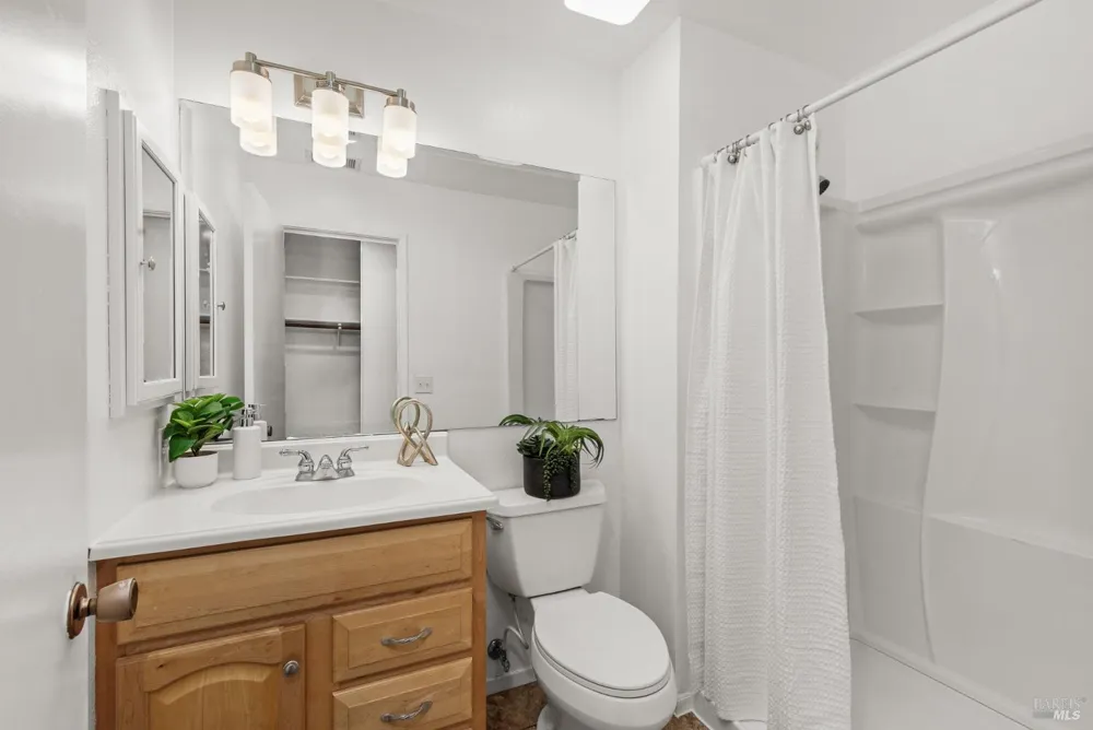 2317 Cross Avenue Santa Rosa, CA 95401