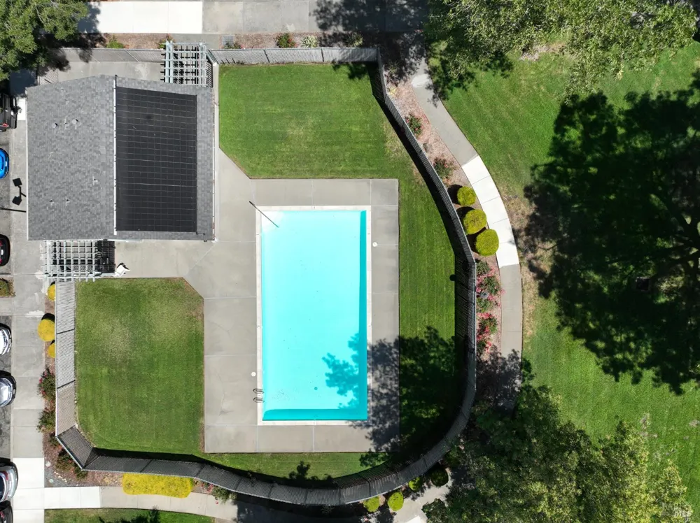 2317 Cross Avenue Santa Rosa, CA 95401