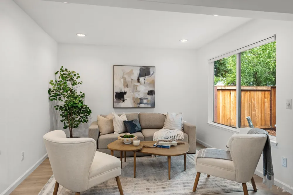 2317 Cross Avenue Santa Rosa, CA 95401