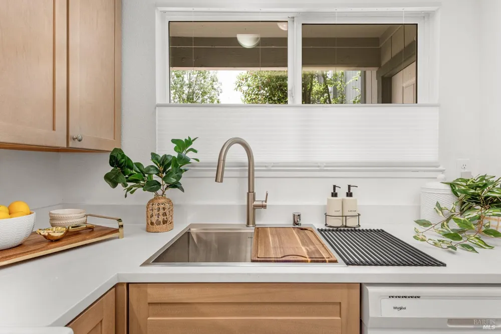 2317 Cross Avenue Santa Rosa, CA 95401