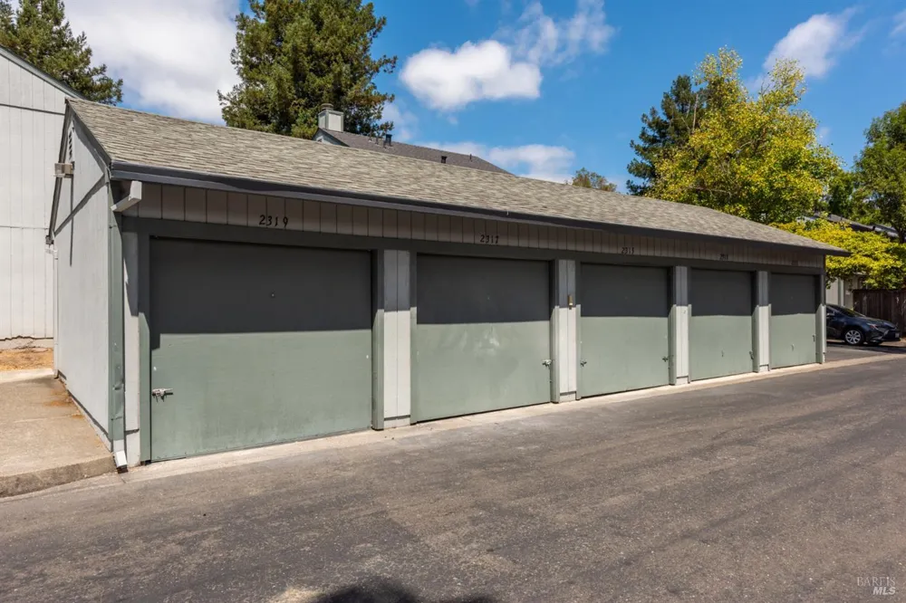 2317 Cross Avenue Santa Rosa, CA 95401